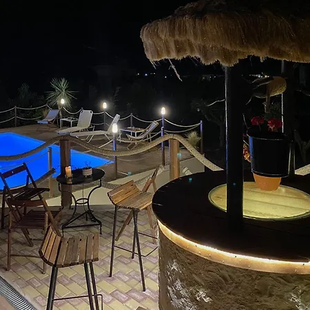 Momentum θ - Modern Maisonette With Pool & View